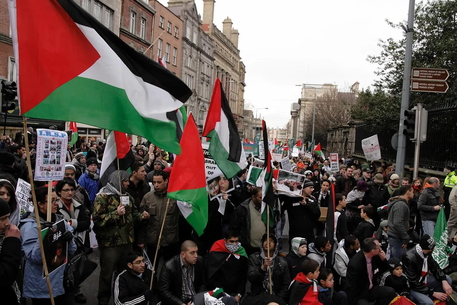 От критики к презрению: Ирландия, Израиль и нормализация антисемитизма