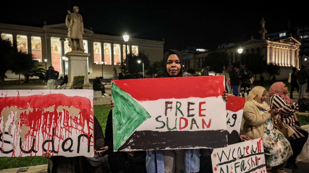 Массовых протестов из-за Судана нет, потому что это нельзя использовать против США или Израиля