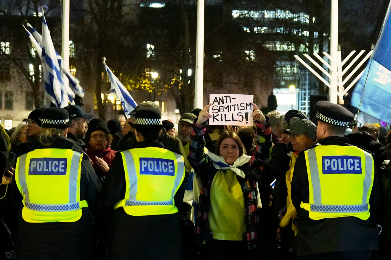 Болезненное напоминание о подлинном смысле Хануки